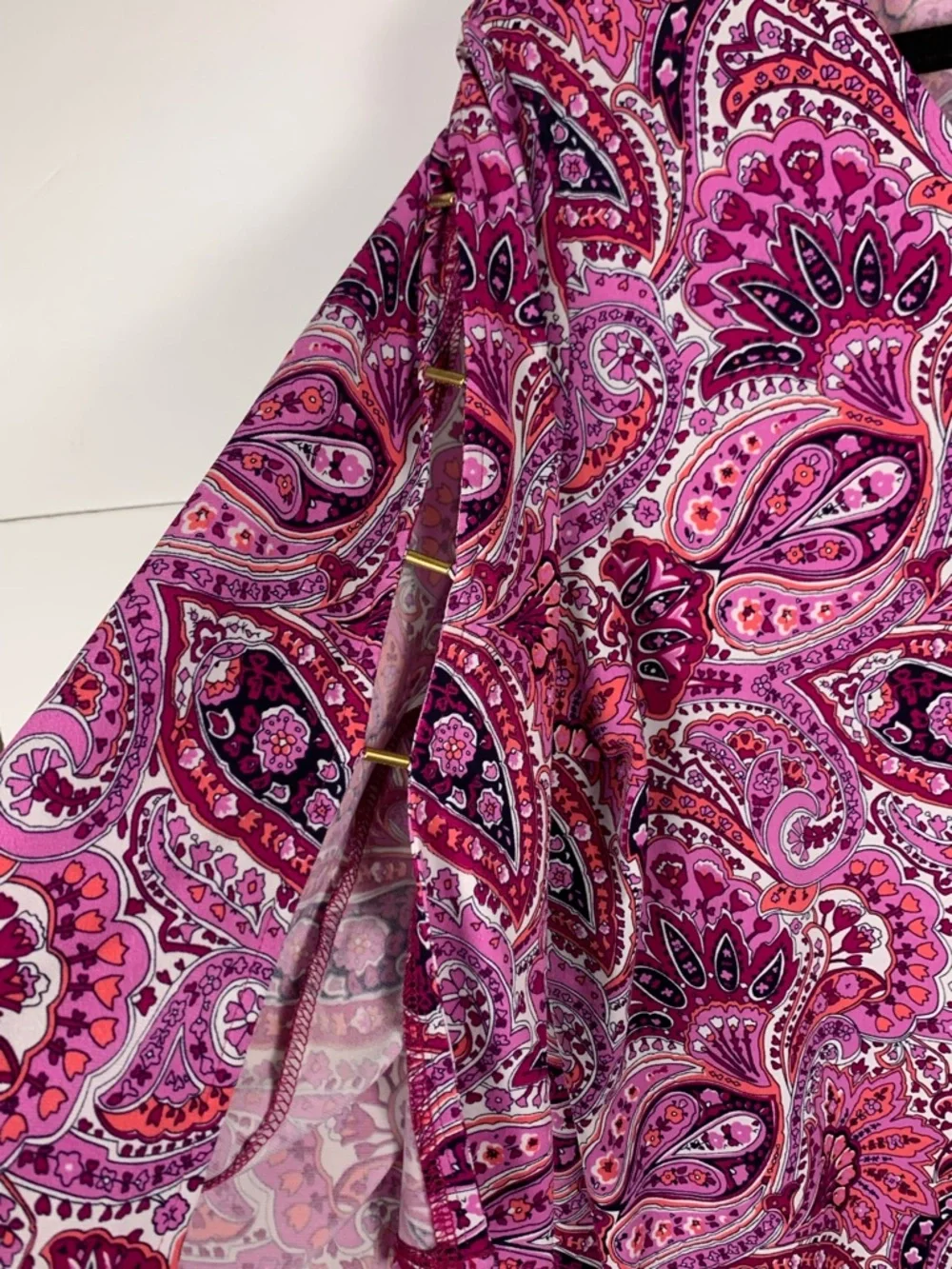 Michael Kors Women’s Top Pink Paisley V Neck Split Sleeve Gold Hardware